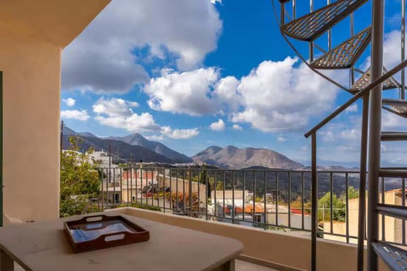 Mirsini MIT VIDEO! Kreta, Mirsini: Dorfhaus mit 2 Apartments und Dachterrasse, Meer- und Bergblick zu verkaufen Haus kaufen